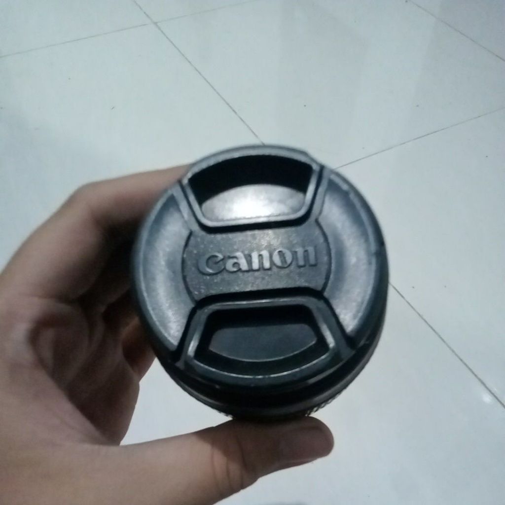 Lensa kit Canon 18-55mm