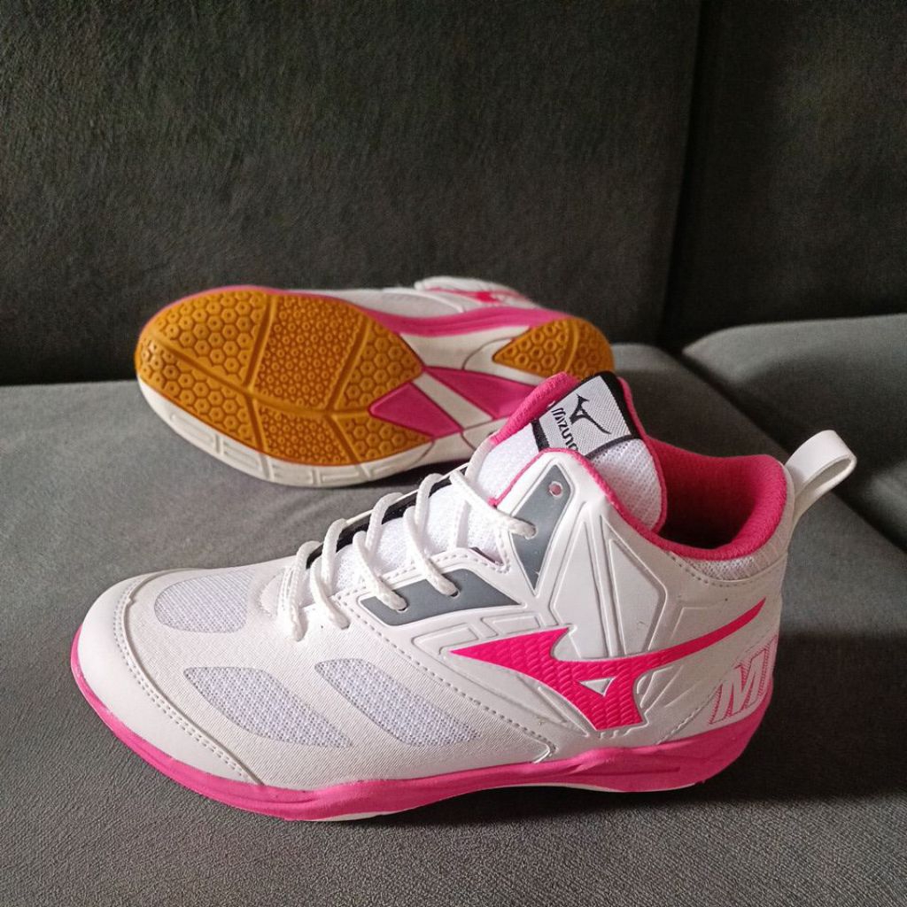 sepatu voli Mizuno wave momentum 2 ukuran cewek putih pink Vietnam super quality