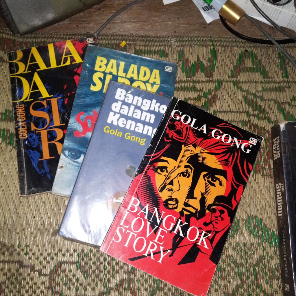 Balada Si Roy/Gola Gong