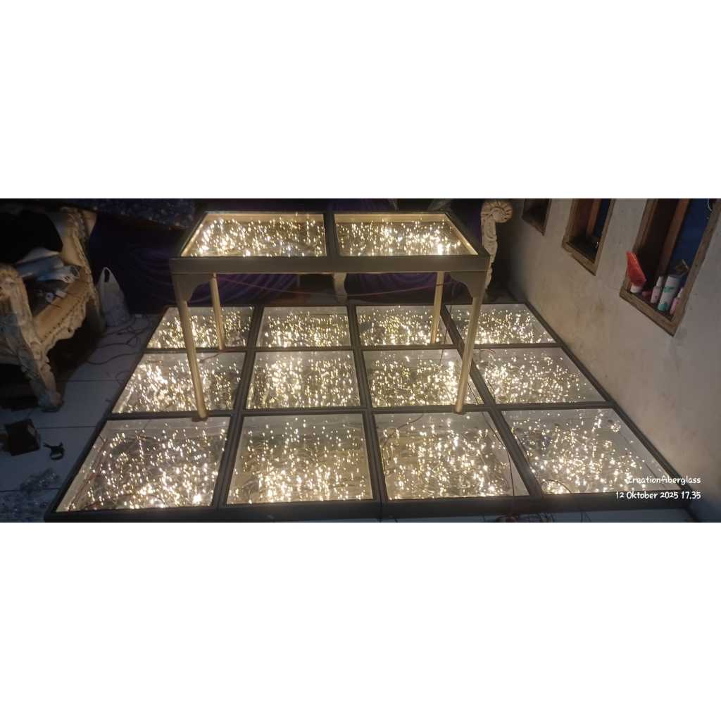 Lantai Kaca / Meja Kaca / Dekorasi