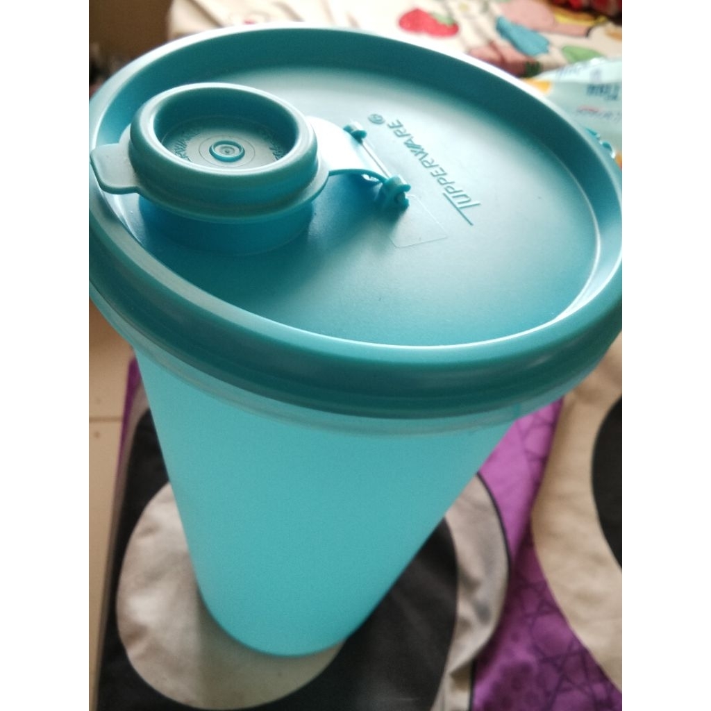 wadah air kulkas tupperware