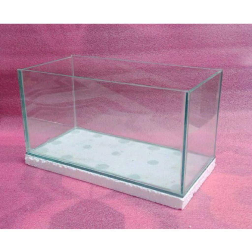 akuarium besar bening