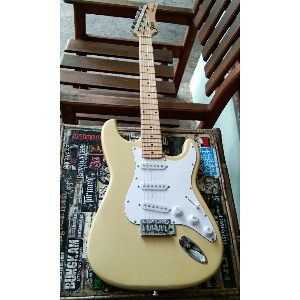 Stratocaster Gitar Second
