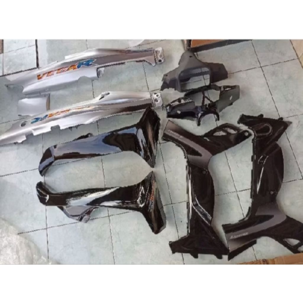 fullsett body halus Vega R lama warna hitam silver pluss striping