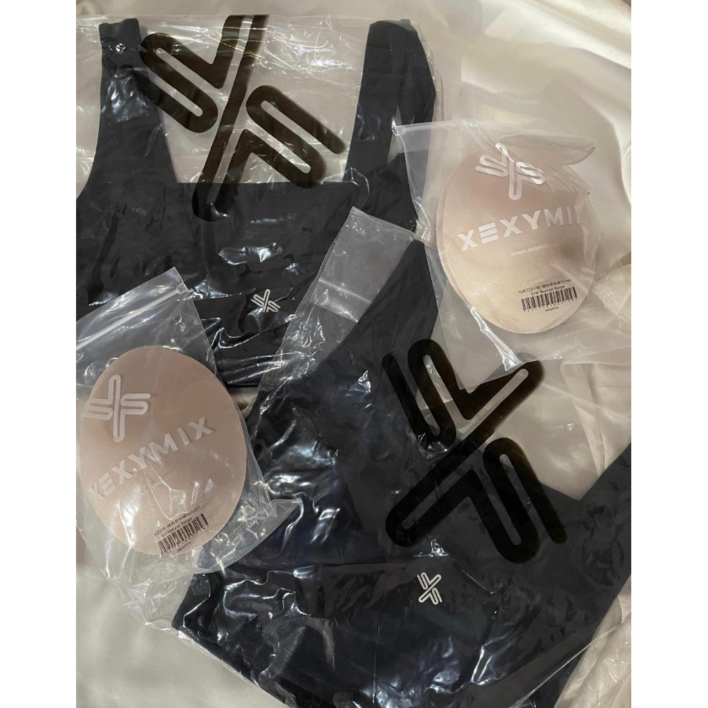 READY STOCK XEXYMIX BRA TOP BLACK SIZE M