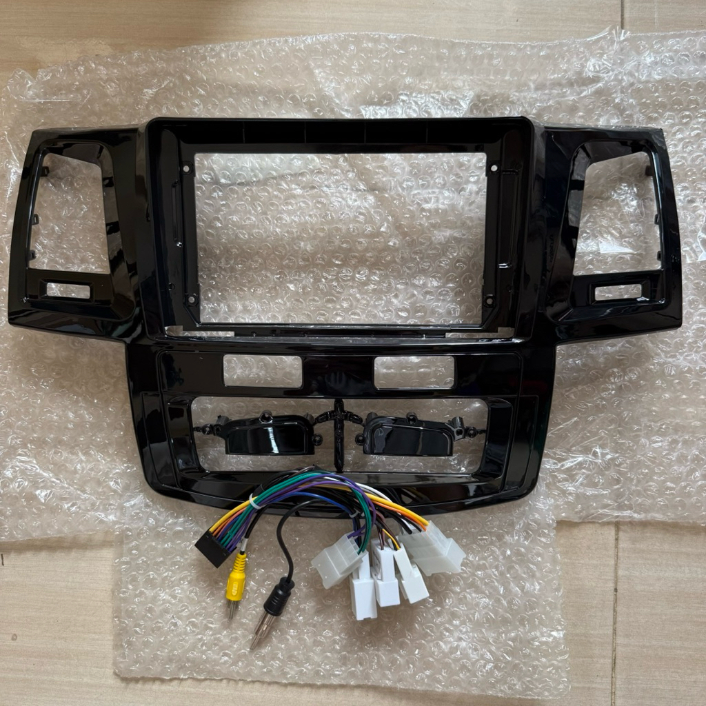 FRAME FORTUNER 2005 - 2015 FRAME 9” FORTUNER FRAME HEAD UNIT ANDROID FORTUNER
