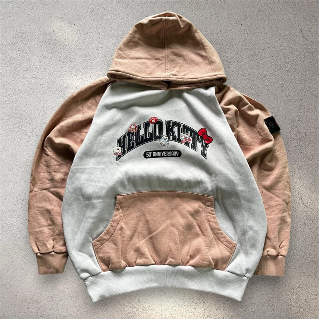 HOODIE W.ESSENTIELS HELLO KITTY SECOND