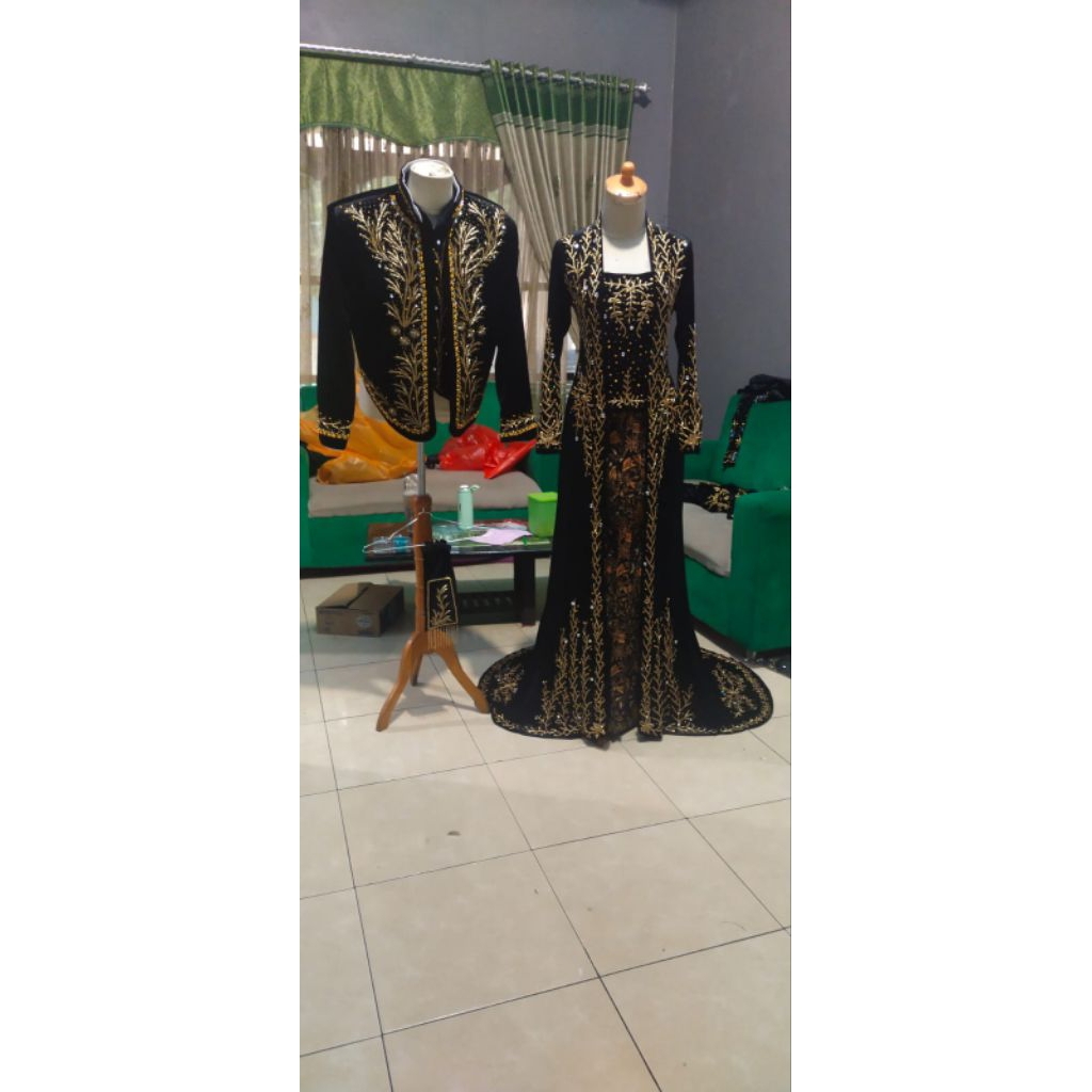 baju adat Jawa pengantin