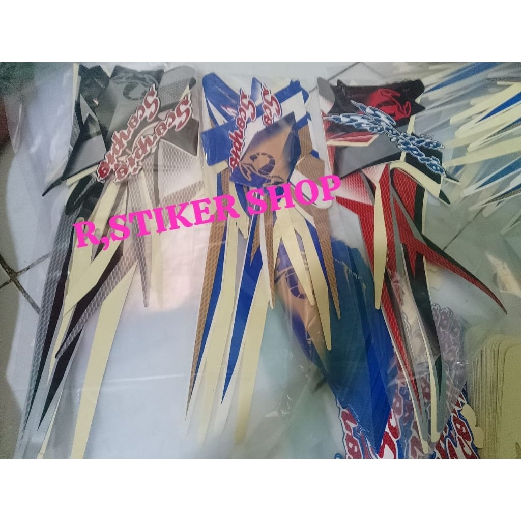 STIKER STRIPING LIST BODY MOTOR SCORPIO 2004