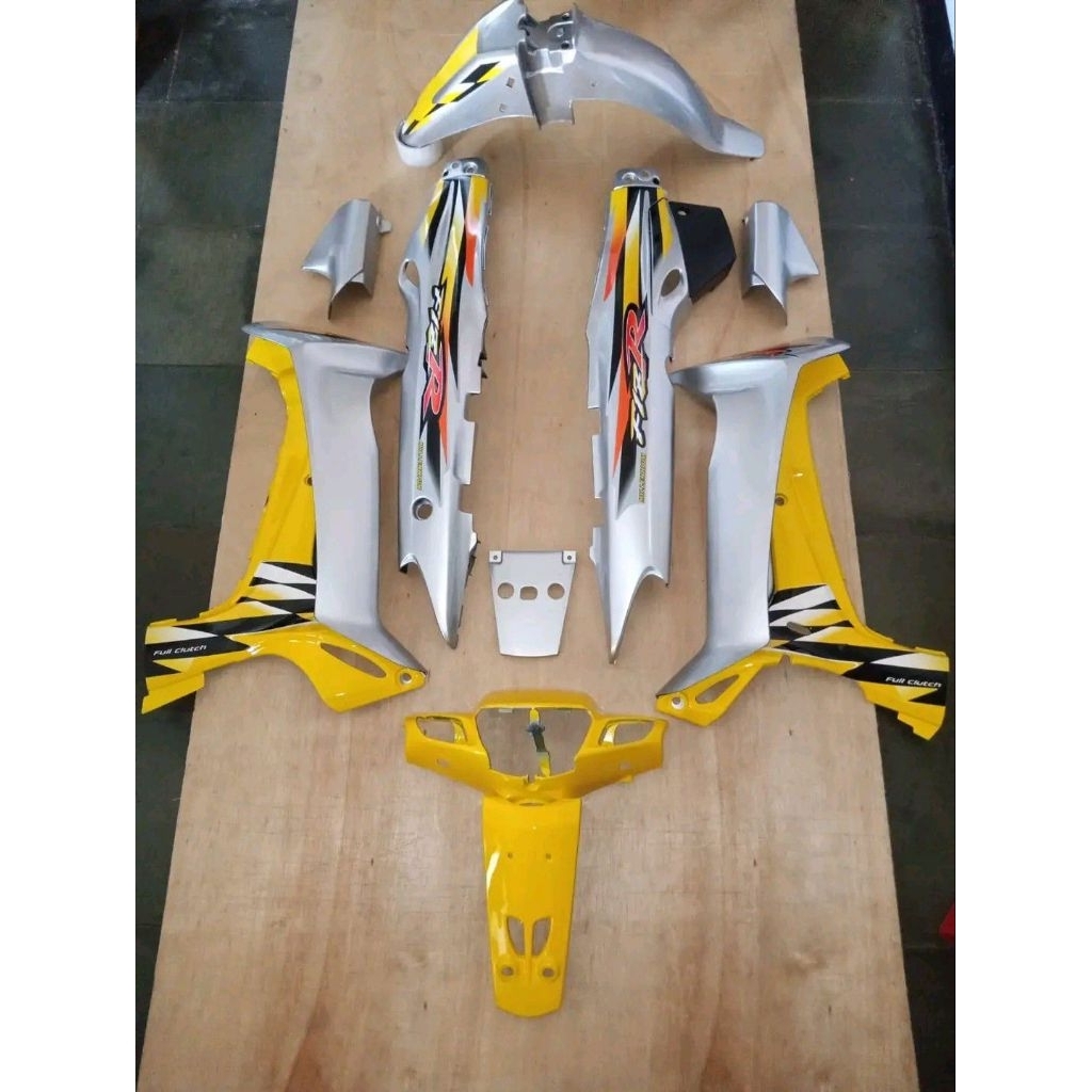 bodi body Fiz r Yamaha FIZ R fullset warna milenium kuning silver sticker tanam
