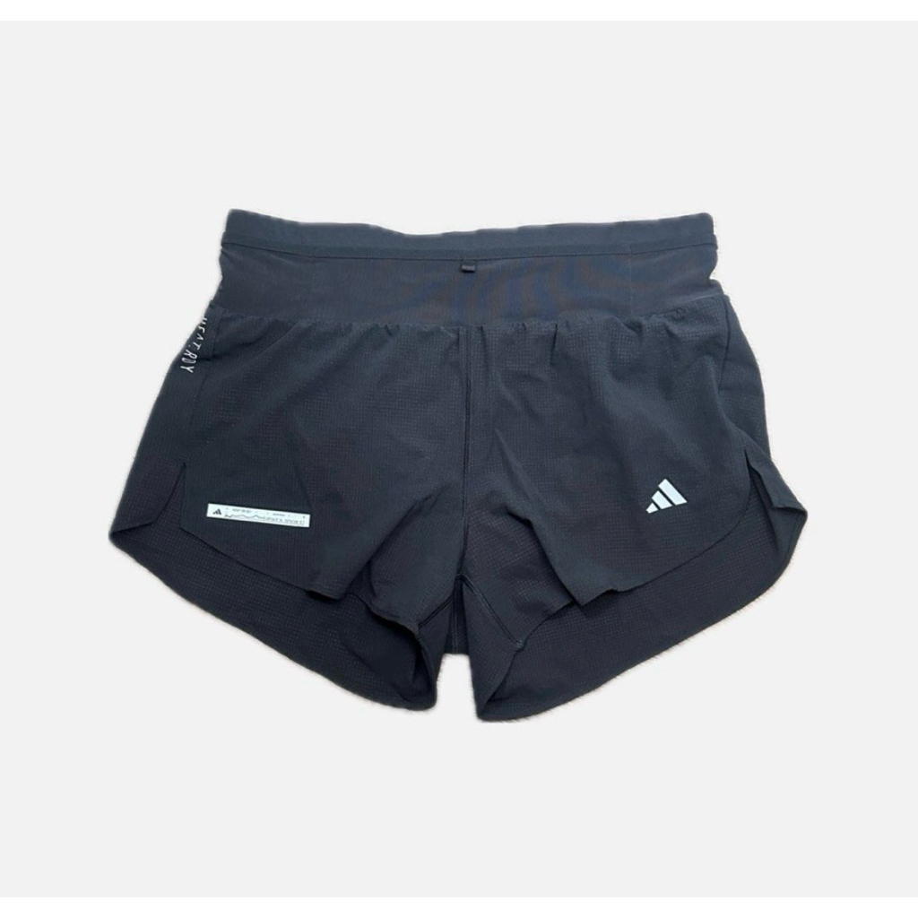 Celana Pendek Lari Wanita Hitam