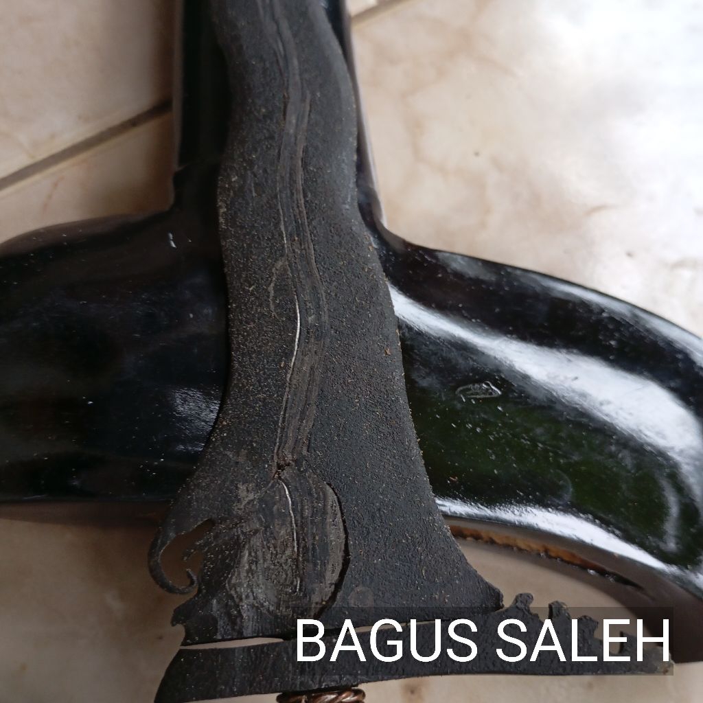 KERIS LINTANG KEMUKUS