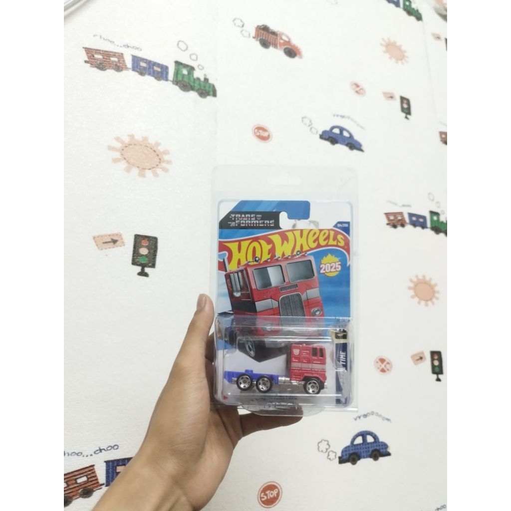 Hotwheels Optimus Prime