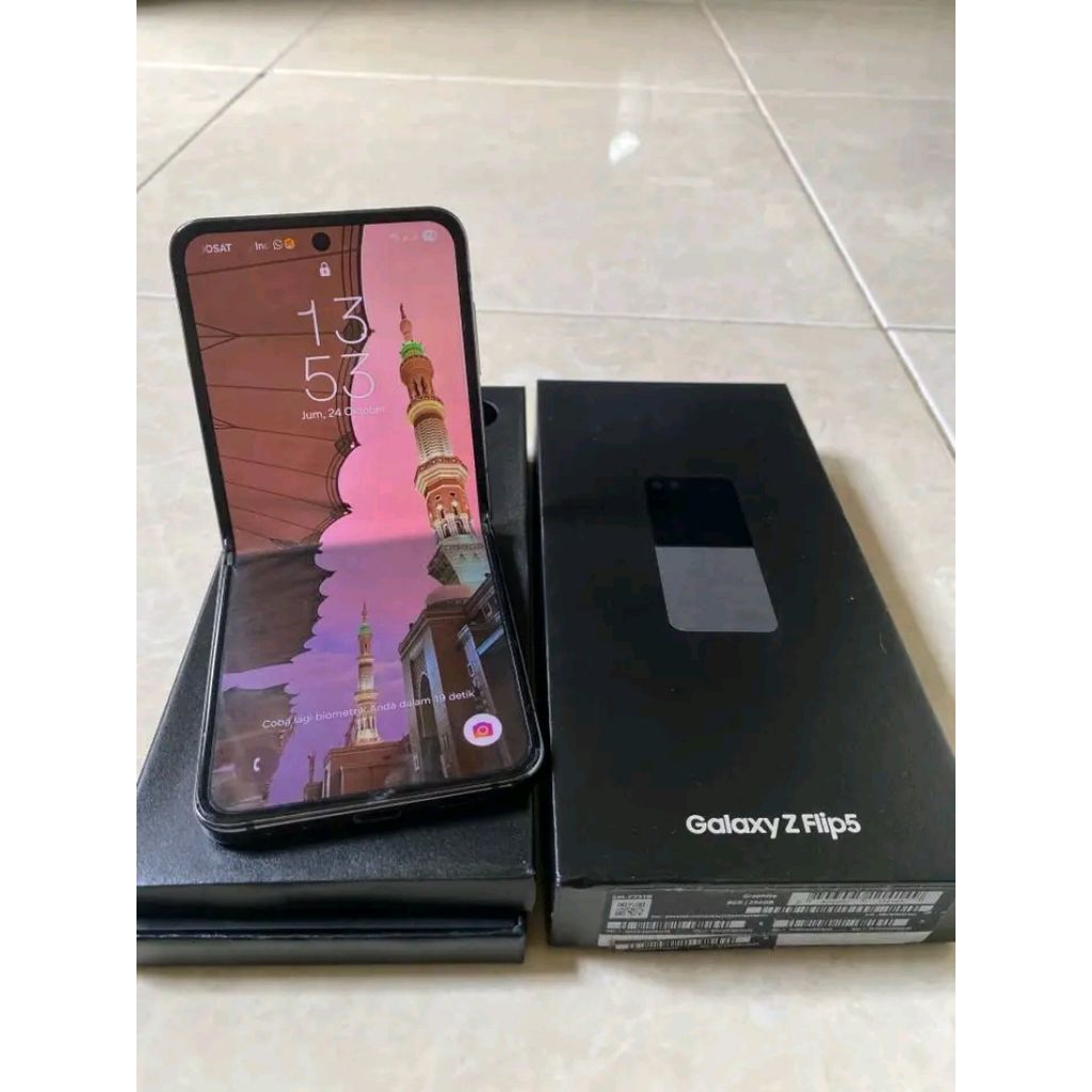 Samsung Galaxy Z Flip5 bekas