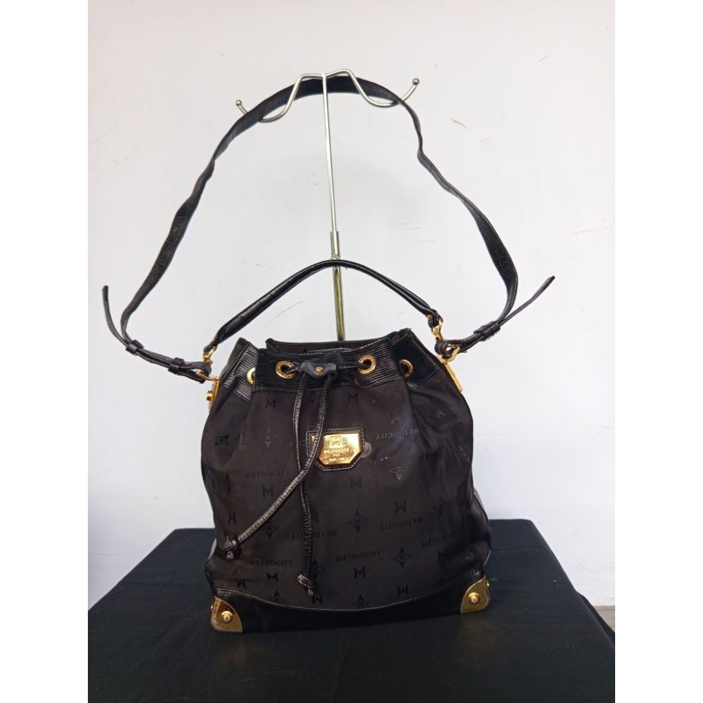 Tas Sling Serut Nilon Mix Kulit Asli Metro City second ori