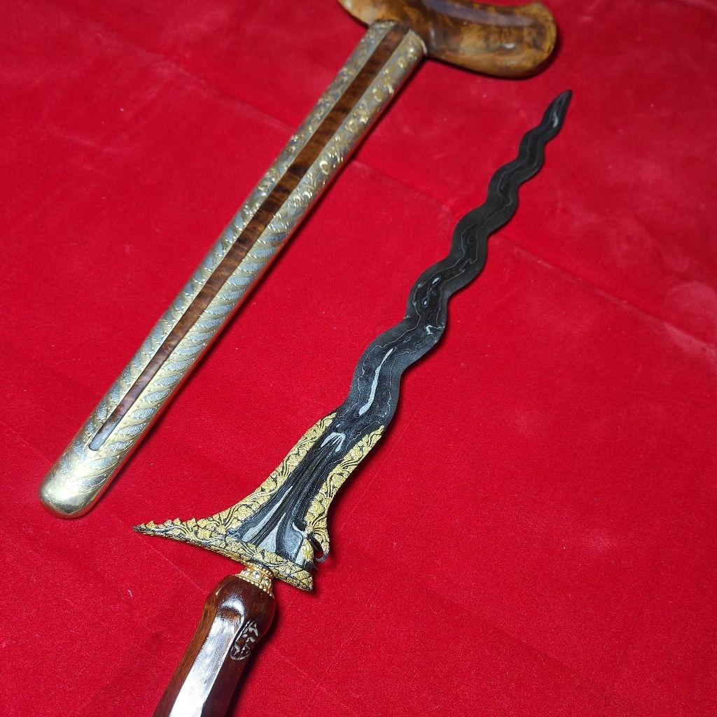 pusaka dapur sengkelat kinatah emas kamarogan