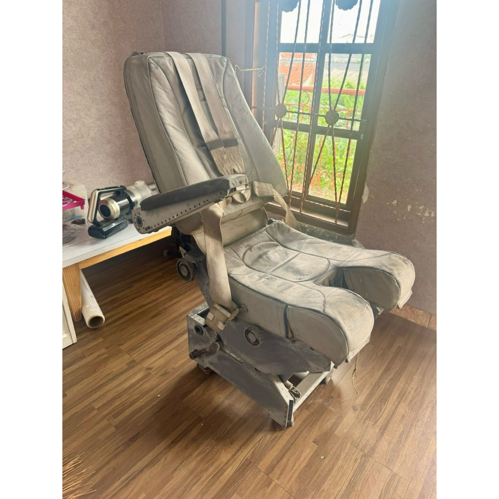 Kursi Pilot Pesawat Boeing 737