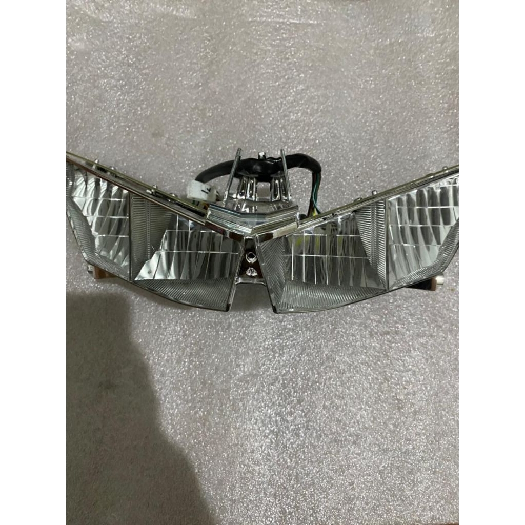 REFLEKTOR LAMPU VARIO 125/150 LED NEW