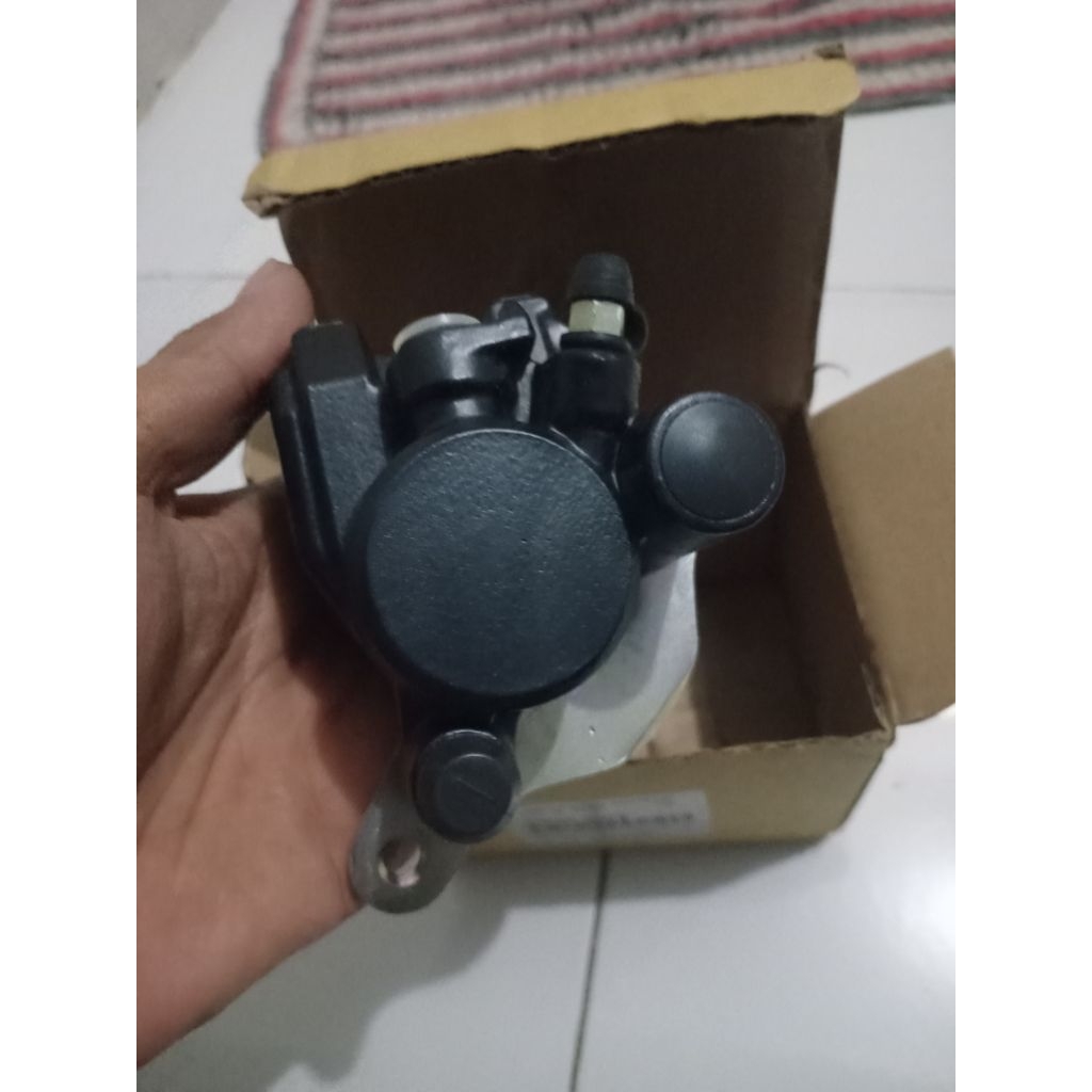 kaliper belakang klx