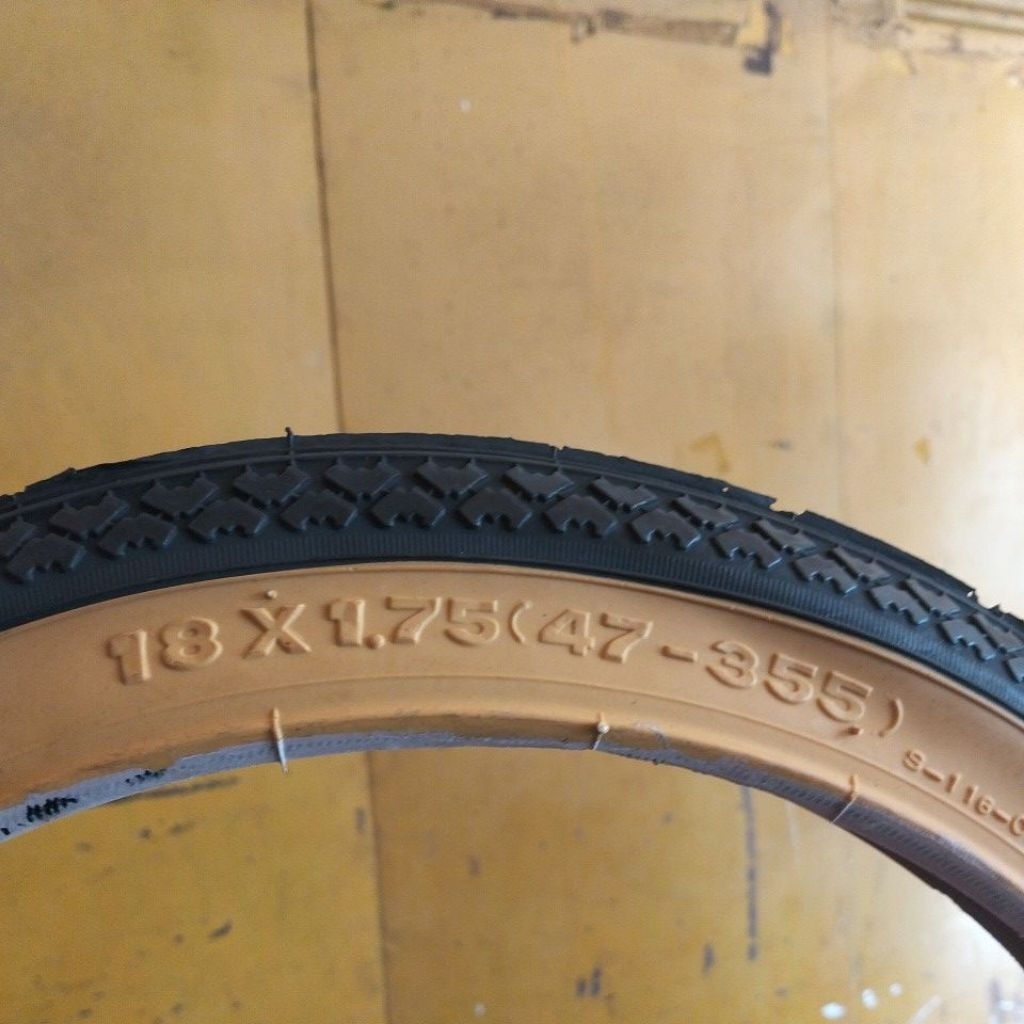 Ban Luar Sepeda 18 x 1.75 Swallow