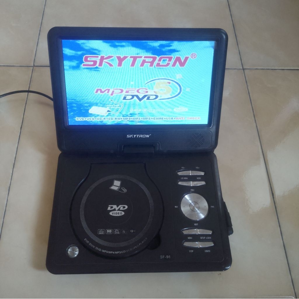 DVD Portable Multimedia (Perlu Perbaikan Baca Deskripsi) EVD DIVX DVD MP5 MP4 MP3 CD VCD JPEG Tv Tun