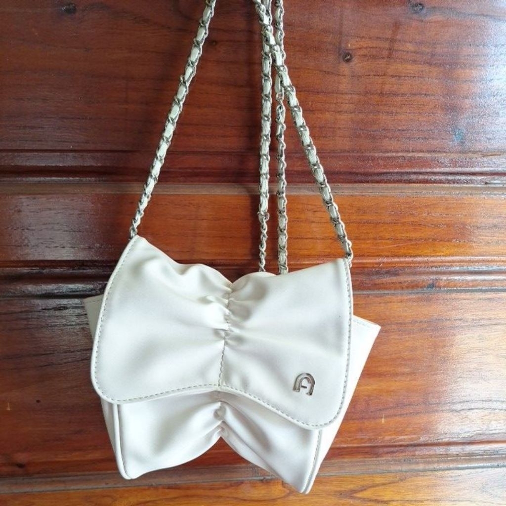 Preloved Tas AGE FREE mini ribbon slingbag