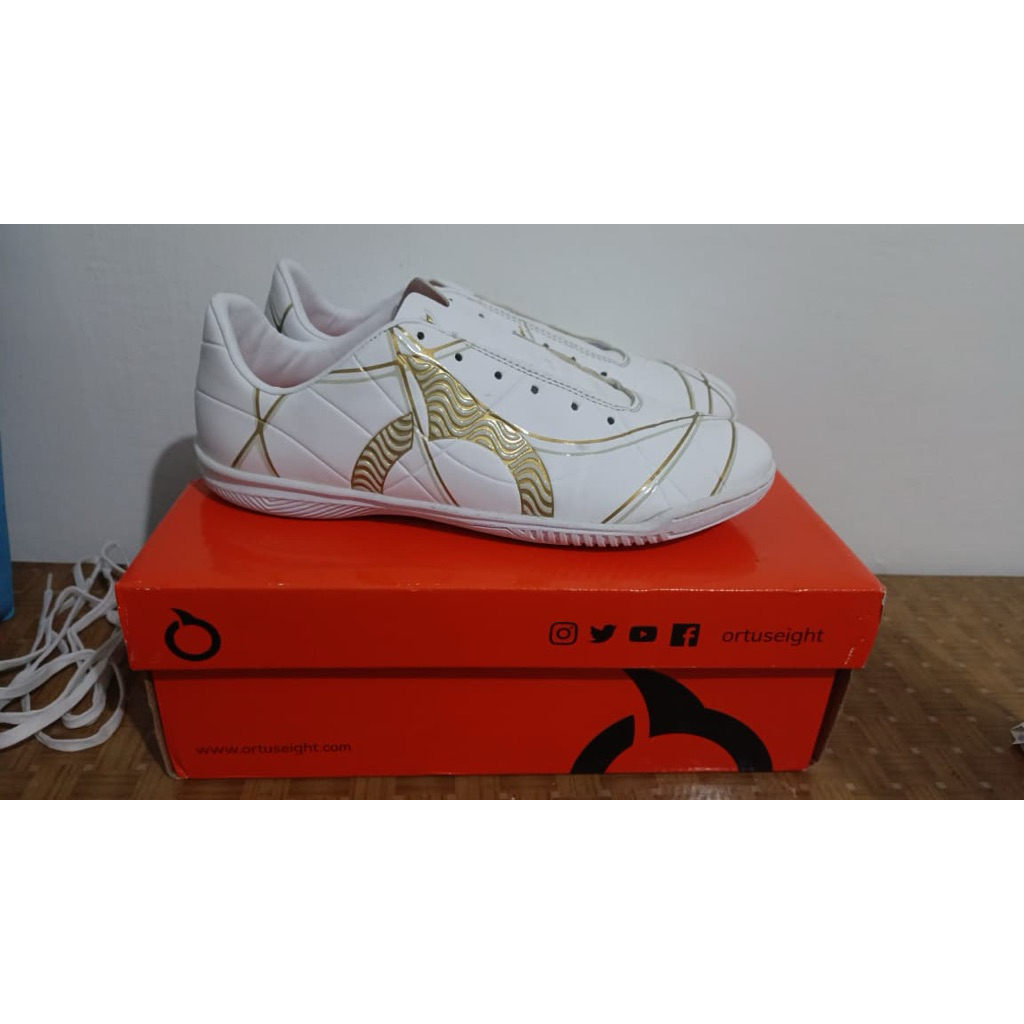 Preloved Sepatu Futsall ORTUSEIGHT ukuran 40