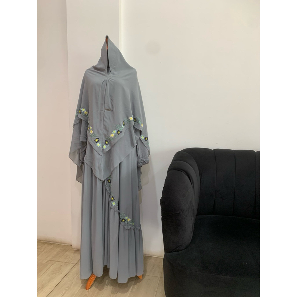 Gamis abu motif bunga(satu set)