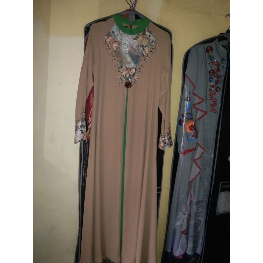 preloved hikmat size S