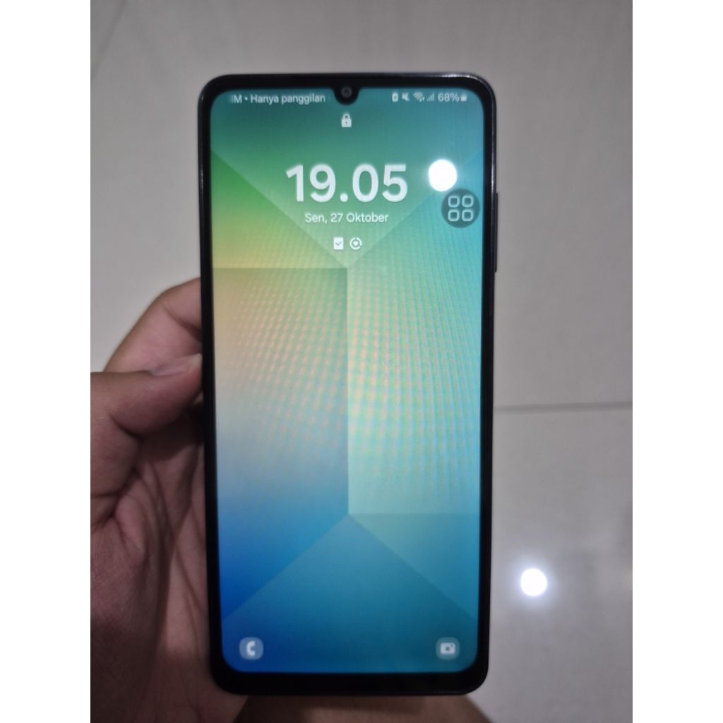 Samsung a06 4/64 sein minus