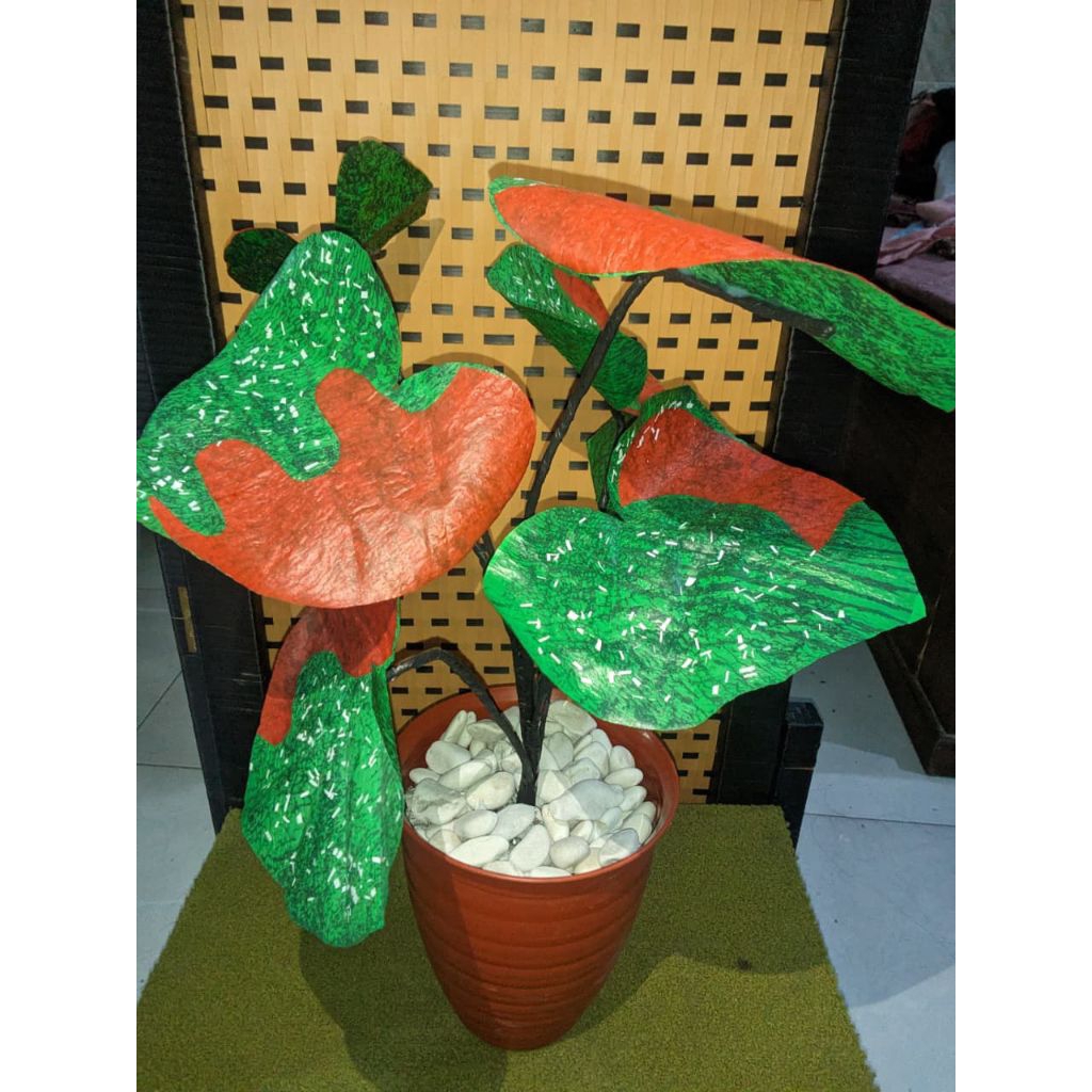 Bunga hias plastik keladi baret
