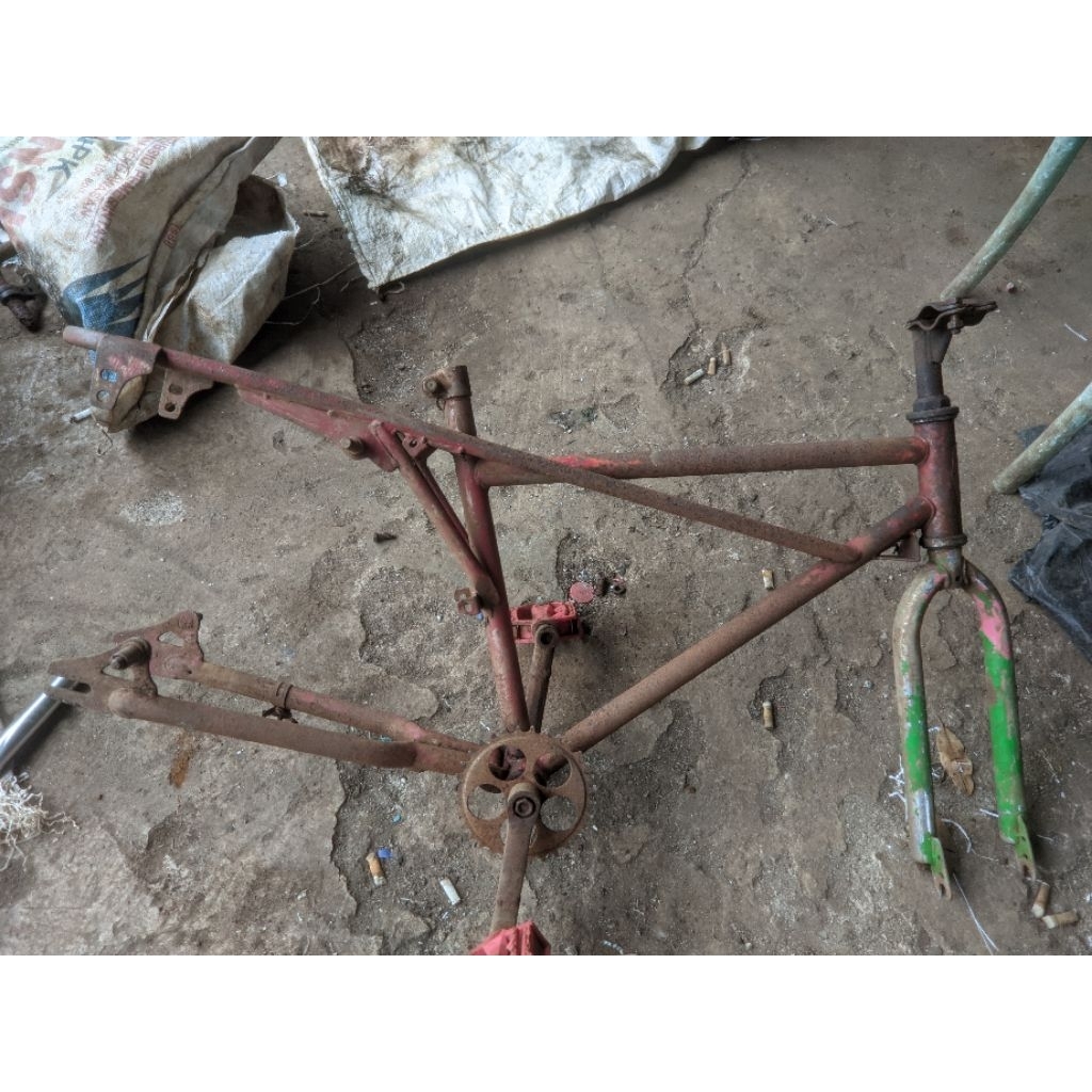FRAMEFORK BMX MOTO RAGANGAN SASIS SPEDA BMX MOTO JADUL UKURAN 20