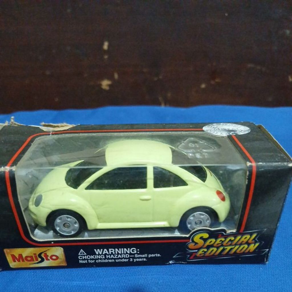 VW New Beetle kuning muda | maisto 1 : 60 vintage