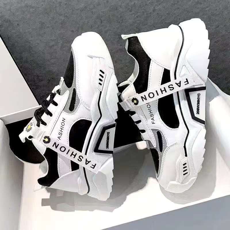 Sepatu Sneakers Import Kekinian Berkualitas tinggi Sepatu Olahraga Kasual Sepatu Sport Wanita Kets O