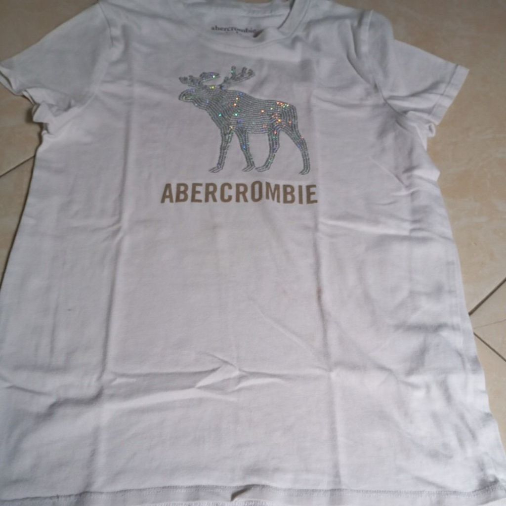 Atasan kaos remaja cewek brand abercrombie
