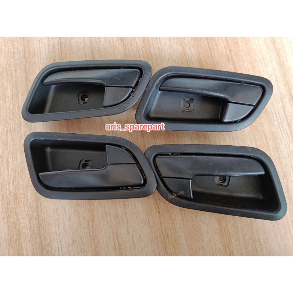 Handle pintu dalam Wuling Confero