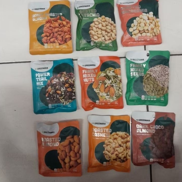 Greenara Kacang Varian ROASTED MACADAMIA /ROASTED WALNUT / HONEY ROASTED ALMOND / DARK CHOCO ALMOND 