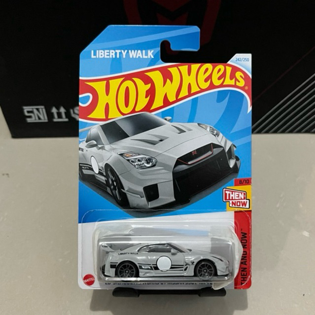 Hot Wheels LB-Silhouette Works GT Nissan 35GT-RR V2 Hot Wheels LBWK R35 V2