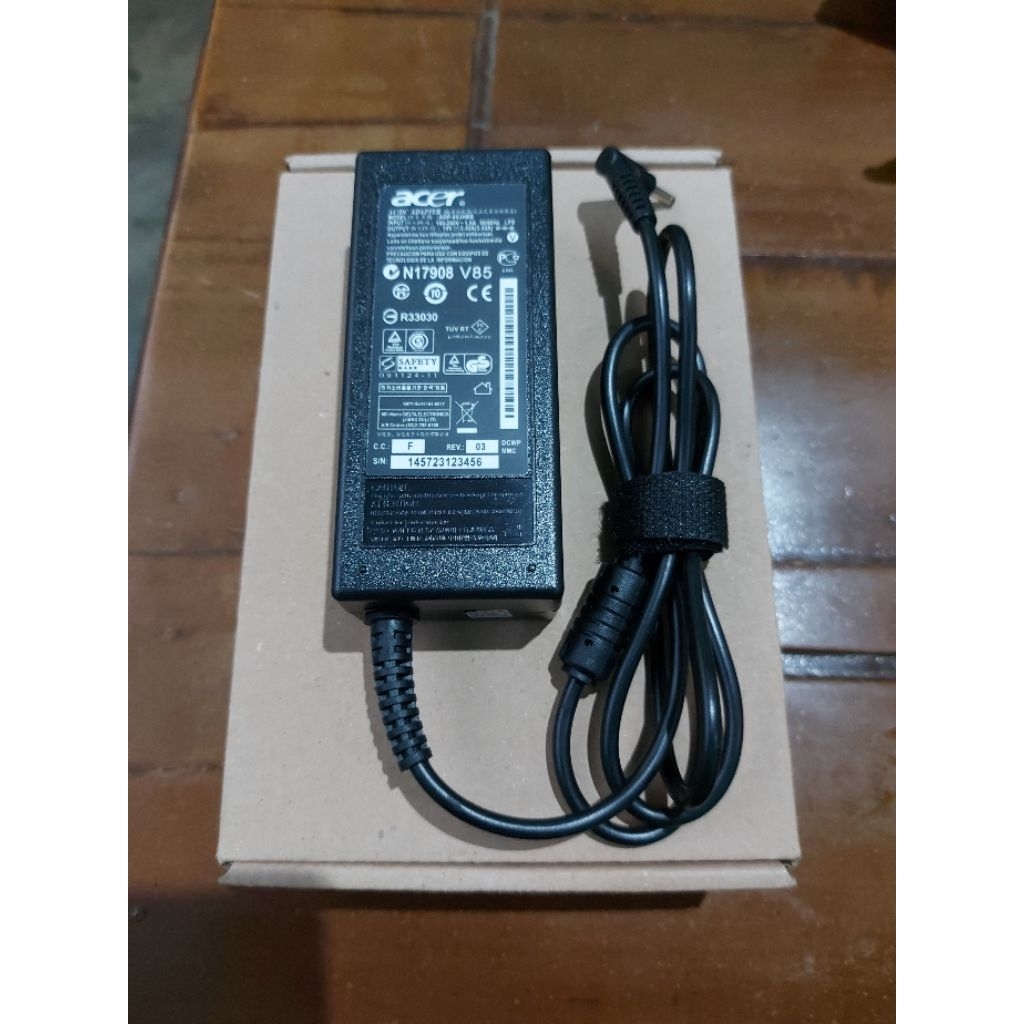 Adaptor Charger Laptop acer 19V 3.42A 65W pin kecil