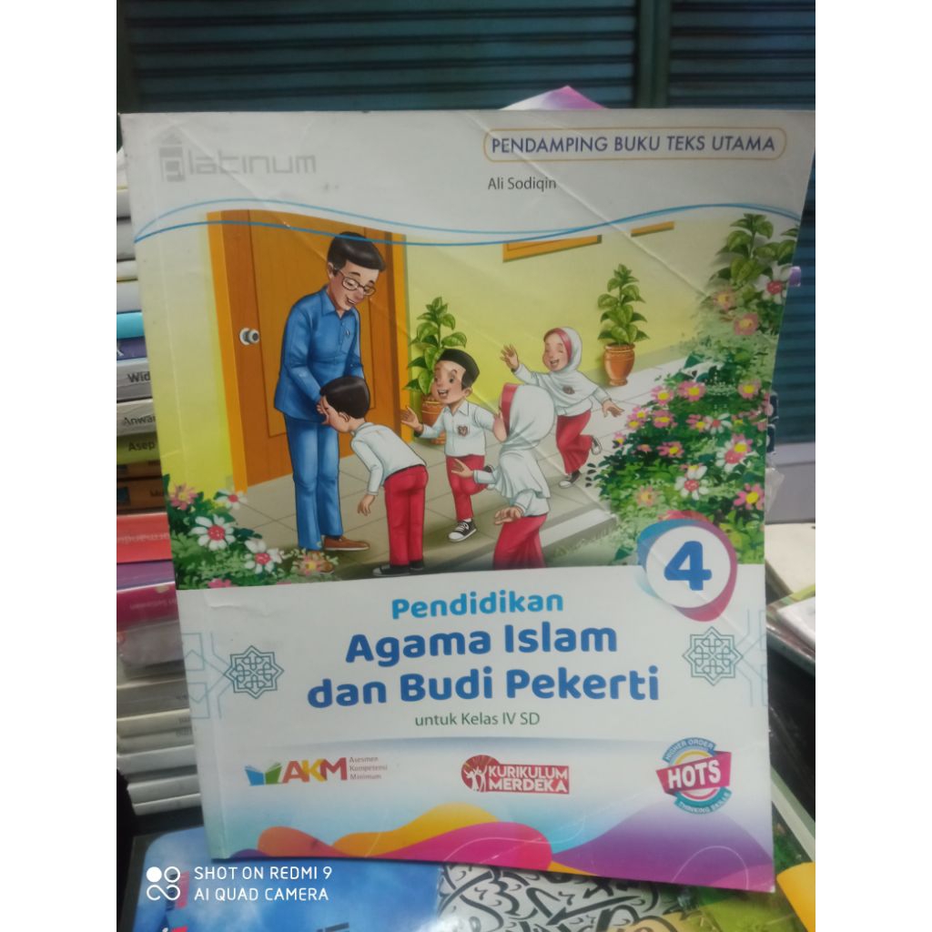Buku pendidikan agama Islam dan Budi pekerti untuk SD kelas 4 kurikulum merdeka platinum