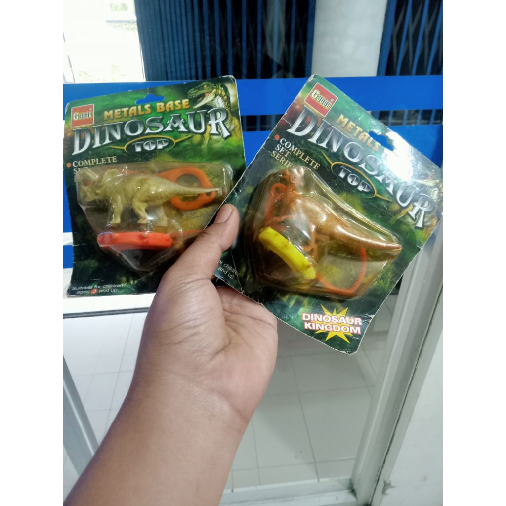 mainan Beyblade dinosaurus jadul