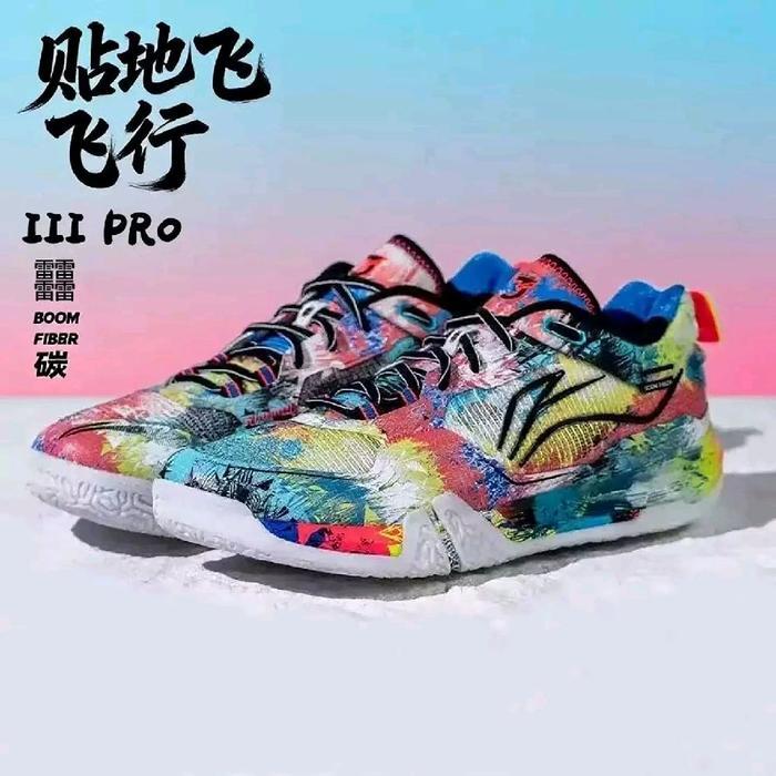 BIG SALE NEW LIMITED SEPATU BADMINTON LINING SAGA III PRO / SAGA 3 PRO AYAV001 SCUBA BLUE / NEON