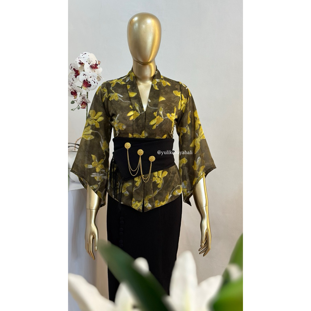 Kebaya Sifon motif ( Chloe , bloomy ) lengan Lonceng lengan pendek  / terompet by yulikebaya | kebay