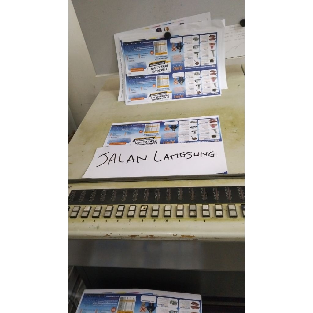 cetak bendera bahan satin/kain