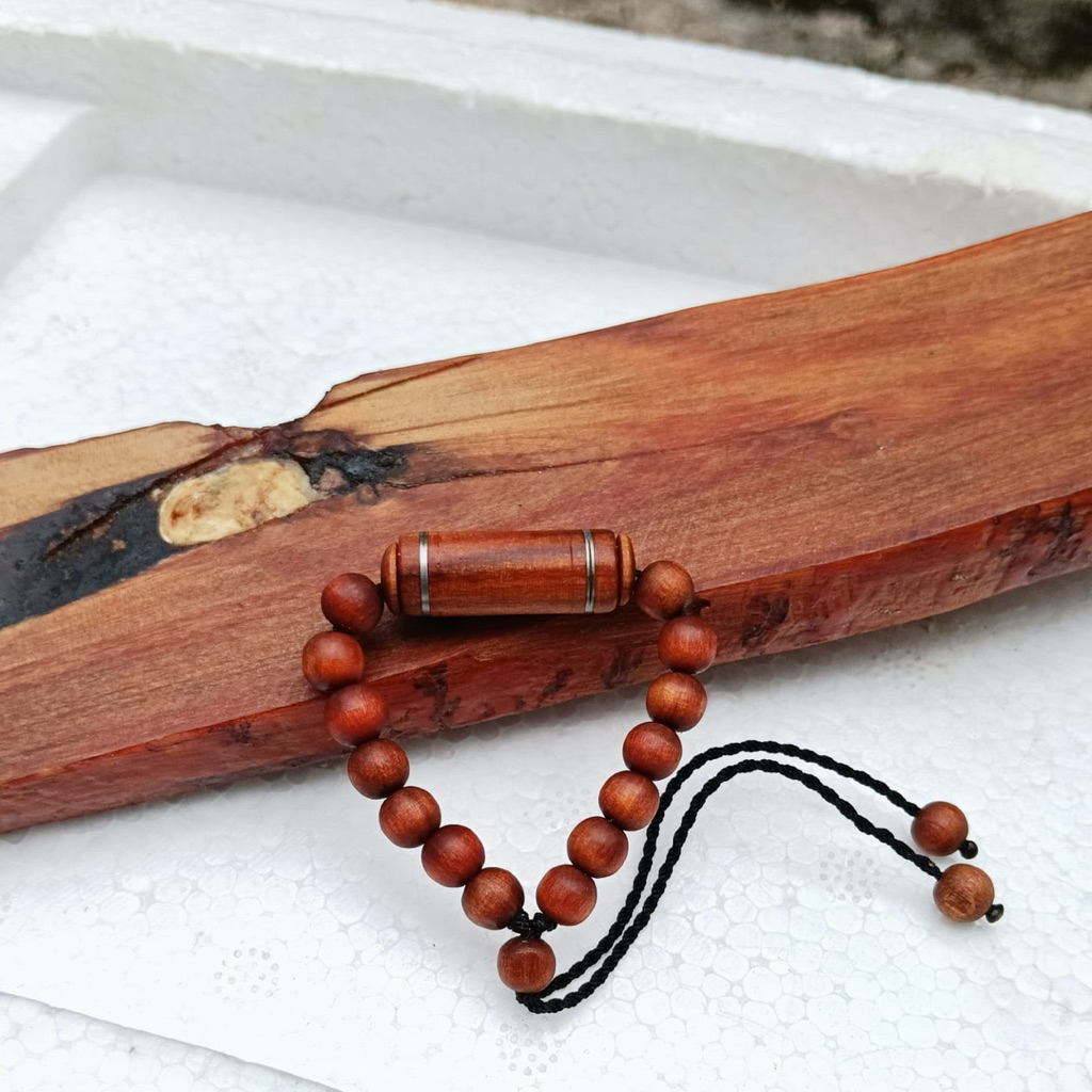 gelang kayu gaharu merah