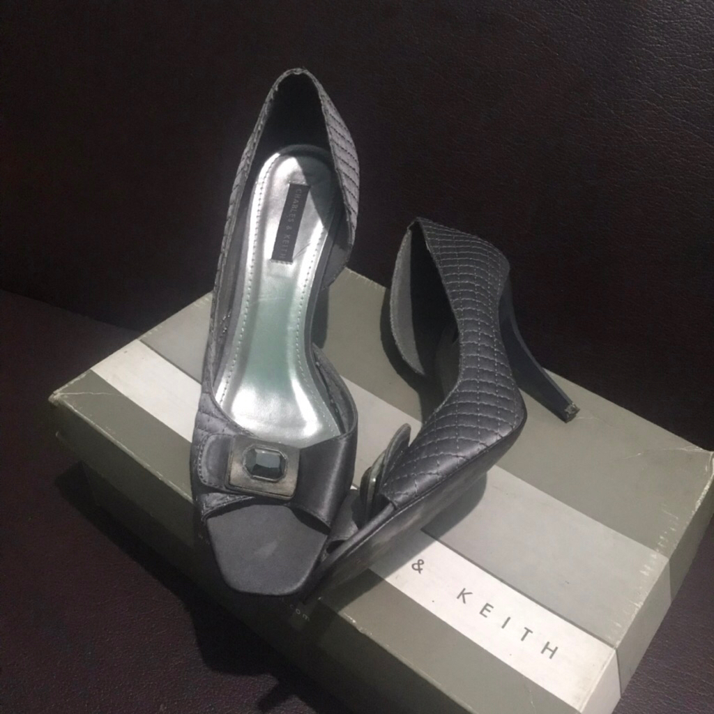 Preloved High Heels Charles and Keith