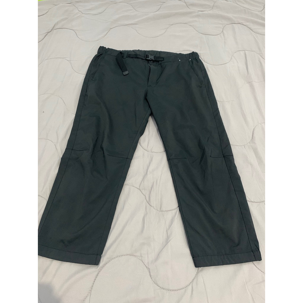 UNIQLO UTILITY ANKLE PANTS