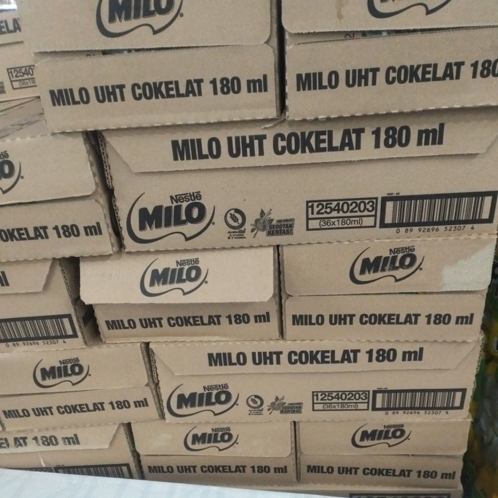 Milo uht cokelat 180ml 1 dus isi 36