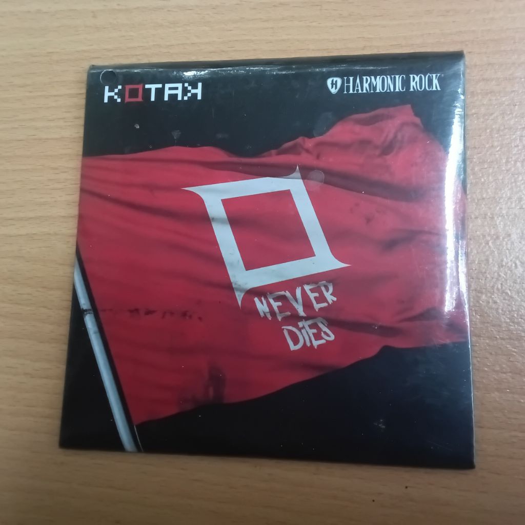 Kaset CD Audio untuk KolPri Artist Kotak Album Never Dies
