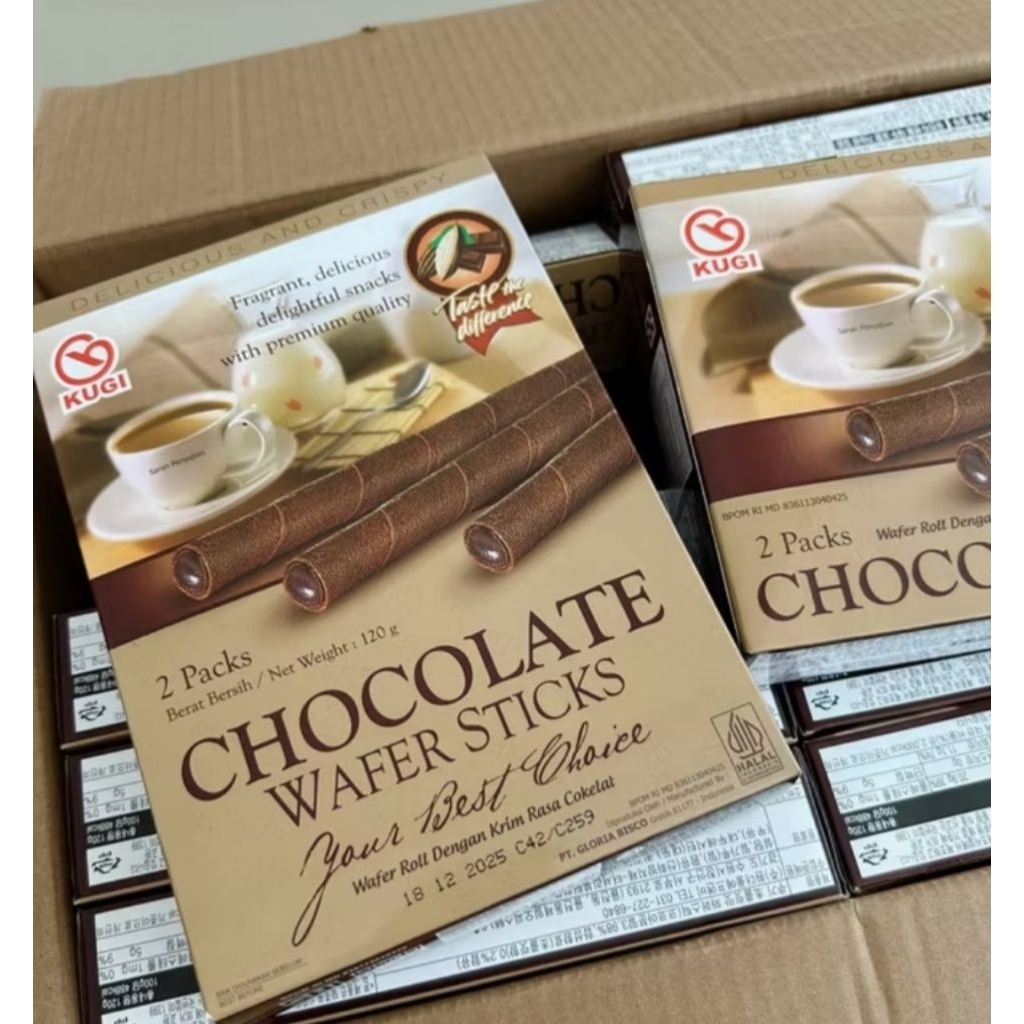 kugi wafer roll coklat/vanila/strawberry